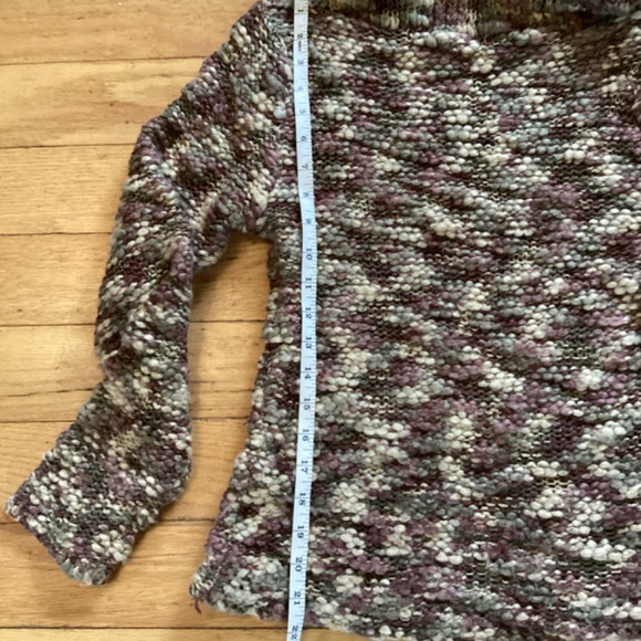 Beautiful vintage cowl neck sweater, purple/green/tan variegated acrylic… - Picture 10 of 10
